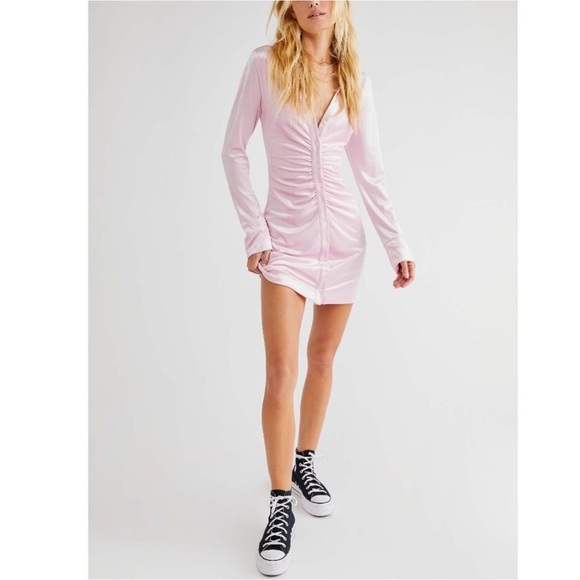 Free People Dresses & Skirts - Free People Shayla Velvet Long Sleeve Mini Dress in Classic Pink Sz XS